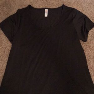 SOLID BLACK LULAROE CLASSIC TEE
